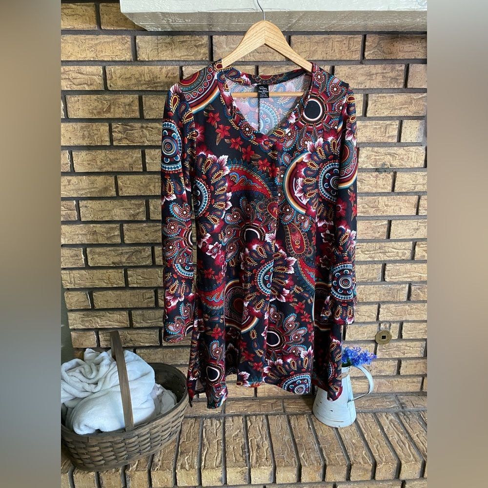 Win win button flowy flare tunic